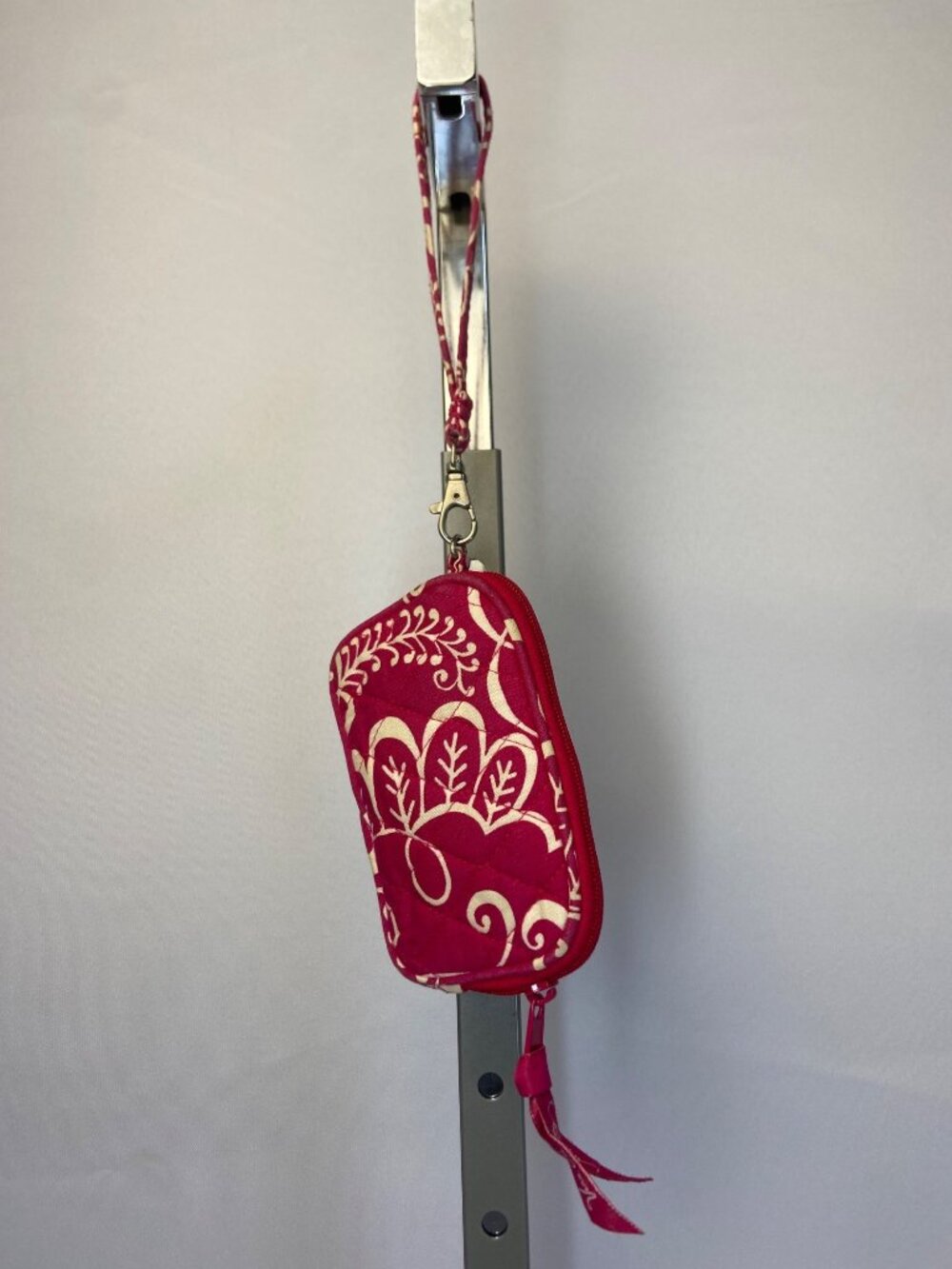 Vera Bradley Wristlet Purse Wallet Quilted Floral Hot Pink Zip Around Organizer